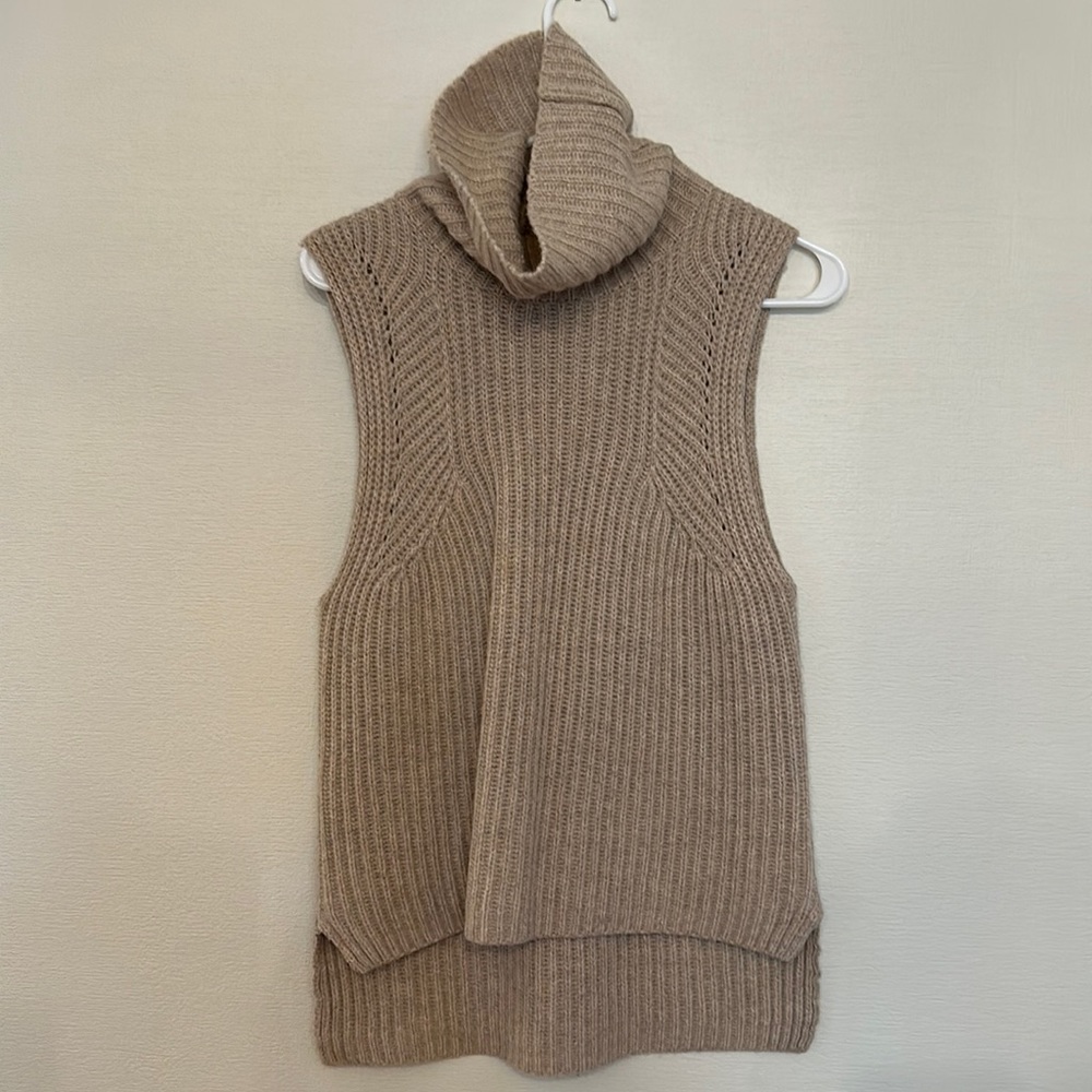 BARNEYS NY wool and yak blend funnel turtleneck sleeveless sweater s